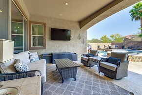 Swim-up Bar & Putting Green: Goodyear Getaway!
