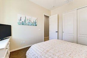 Swim-up Bar & Putting Green: Goodyear Getaway!