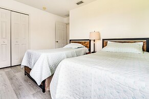 20 Mi to Disney Parks: Golf Getaway w/ Lanai!