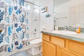 20 Mi to Disney Parks: Golf Getaway w/ Lanai!