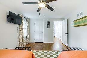 6 Mi to Shelby Farms Park: Family Home in Memphis