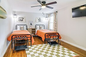 6 Mi to Shelby Farms Park: Family Home in Memphis