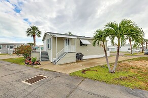 3 Mi to Fort Myers Beach: Home w/ Pool Access