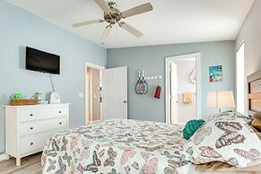 3 Mi to Fort Myers Beach: Home w/ Pool Access