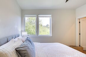 Walk to Beaches: Modern Townhome in Lincoln City!