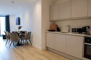 Slate Suite 1BR City Views