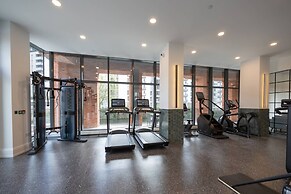 Slate Suite 1BR City Views