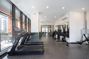 Slate Suite 1BR City Views