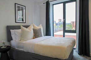 Slate Suite 1BR City Views