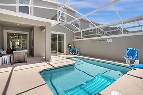 Upstay Luxury 4BR Family Home w Pool Near Disney