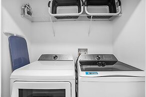 Upstay Luxury 4BR Family Home w Pool Near Disney