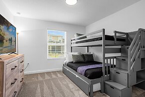 Upstay Luxury 4BR Family Home w Pool Near Disney