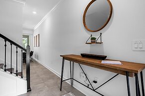 Upstay Luxury 4BR Family Home w Pool Near Disney