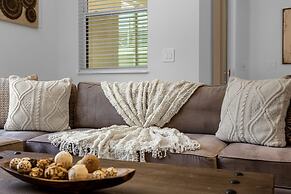 Upstay Luxury 4BR Family Home w Pool Near Disney