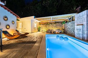 The Secret Garden - Courtyard Private Pool Villa