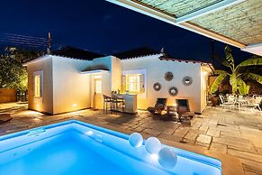 The Secret Garden - Courtyard Private Pool Villa