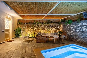 The Secret Garden - Courtyard Private Pool Villa