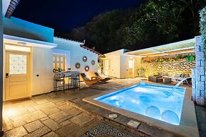 The Secret Garden - Courtyard Private Pool Villa