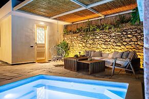 The Secret Garden - Courtyard Private Pool Villa