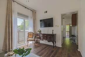 Comfy One Bed Apartment in Forest Park