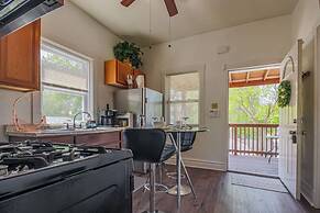 Comfy One Bed Apartment in Forest Park