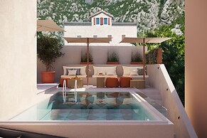 Adiya Signature Hotel