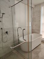 Platinum Suites KLCC by Sleepy Owl