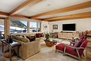 700 Ute Apartment #703 4 Bedroom Home