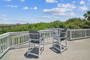 Charming Coastal Retreat Steps From Beach 3 Bedroom Home