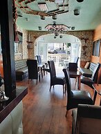 Castleton Hotel - Just For Adults