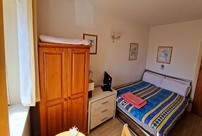 Castleton Hotel - Just For Adults