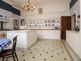 Ismay Lounge Apartment- Titanic Interest Beach View