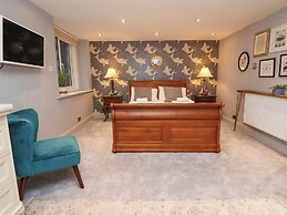 Ismay Lounge Apartment- Titanic Interest Beach View