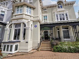 Ismay Lounge Apartment- Titanic Interest Beach View