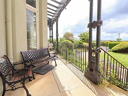 Ismay Lounge Apartment- Titanic Interest Beach View