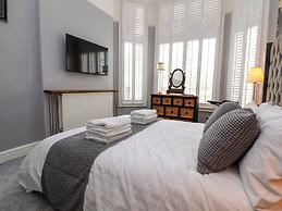 Ismay Lounge Apartment- Titanic Interest Beach View