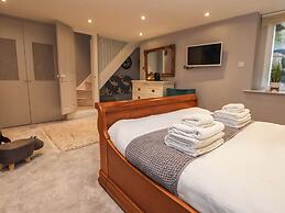 Ismay Lounge Apartment- Titanic Interest Beach View