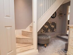 Ismay Lounge Apartment- Titanic Interest Beach View