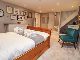 Ismay Lounge Apartment- Titanic Interest Beach View