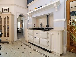 Ismay Lounge Apartment- Titanic Interest Beach View