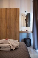 Finikas Suites & Apartments by Airstay