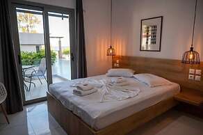 Finikas Suites & Apartments by Airstay