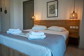 Finikas Suites & Apartments by Airstay