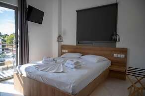 Finikas Suites & Apartments by Airstay