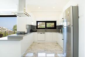 BD4140 by İmportant Group Travel