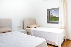 BD4140 by İmportant Group Travel