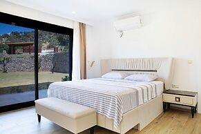 BD4140 by İmportant Group Travel