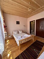 madam hrisa konukevi