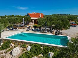 Holiday Home House of the Sun