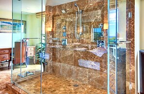 KBM Resorts Free CAR Honua Kai Hokulani Oceanfront 3-bedroom Condo, Pr